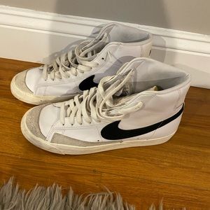 used nike sneaker still good condition